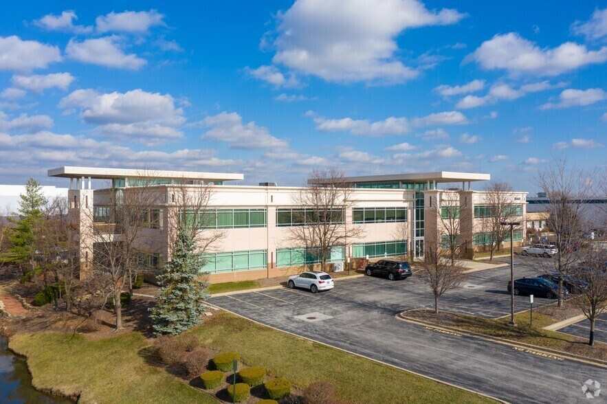 18440 Thompson Ct, Tinley Park, IL à vendre - Photo du bâtiment - Image 2 de 33