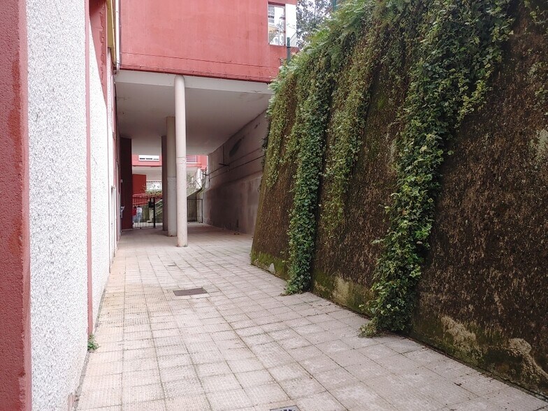 Commerce de détail dans Ampuero à vendre - Photo du bâtiment - Image 2 de 14