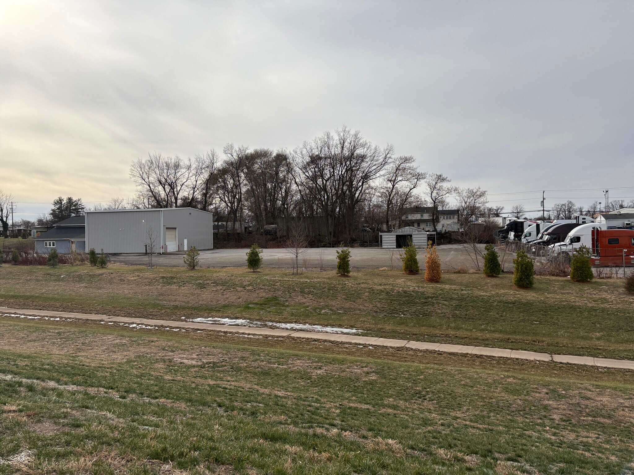 1560 S Pennsylvania Ave, Morrisville, PA à louer Photo principale- Image 1 de 3