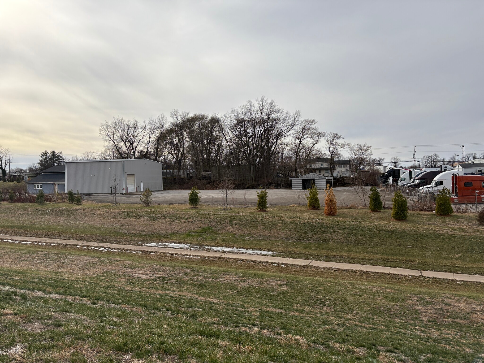 1560 S Pennsylvania Ave, Morrisville, PA for lease Primary Photo- Image 1 of 3