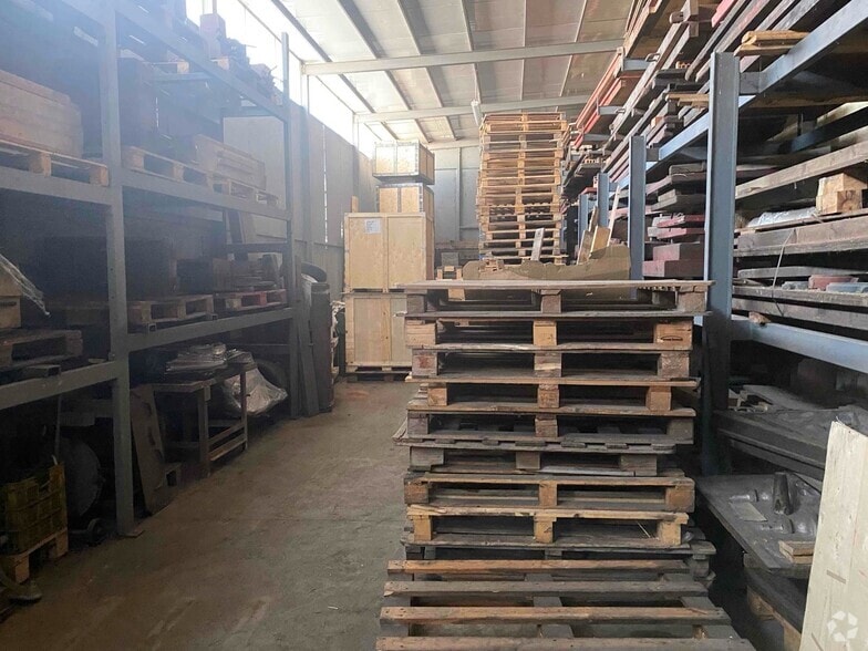 Industriel dans Alcalá de Henares, Madrid à vendre - Photo du bâtiment - Image 2 de 11