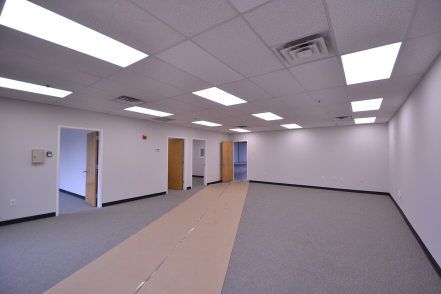 1 Broad Ave, Fairview, NJ for lease - Interior Photo - Image 2 of 34