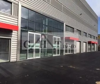 Office in Villeneuve-la-Garenne for lease - Building Photo - Image 1 of 4