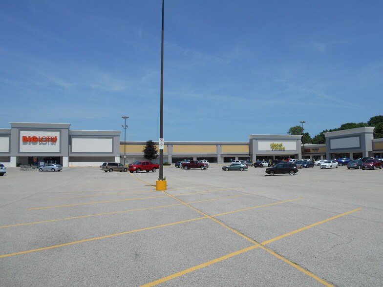 2130-2166 E Markland Ave, Kokomo, IN à louer - Photo du bâtiment - Image 3 de 5