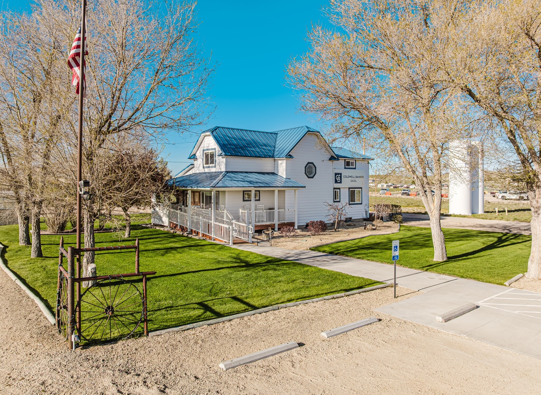 114 Tonka Ln, Spring Creek, NV for lease Interior Photo- Image 1 of 37