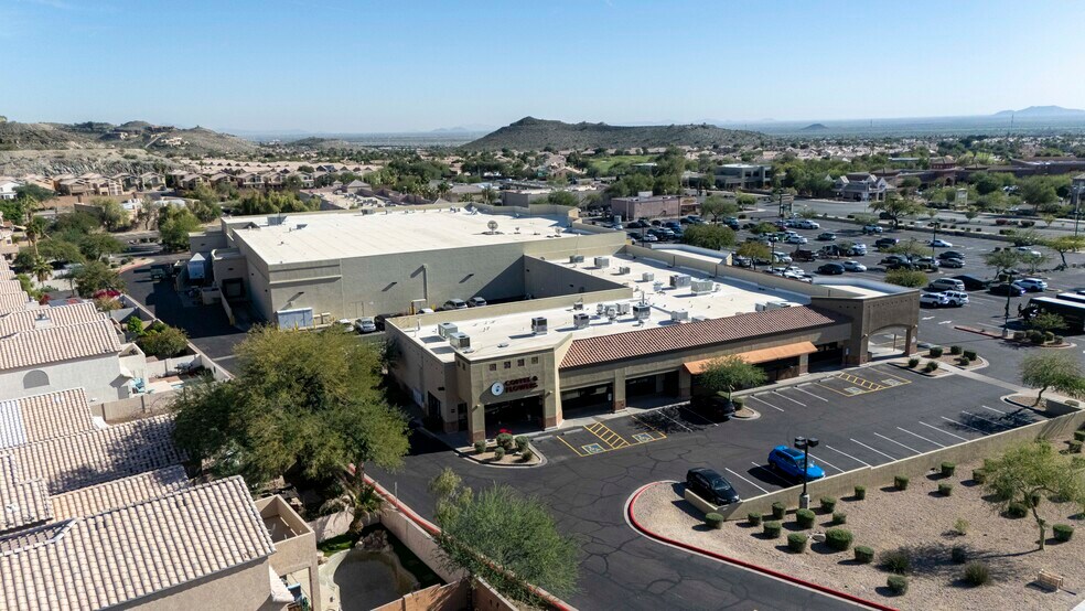 1334 E Chandler Blvd, Phoenix, AZ à louer - Photo du bâtiment - Image 3 de 4