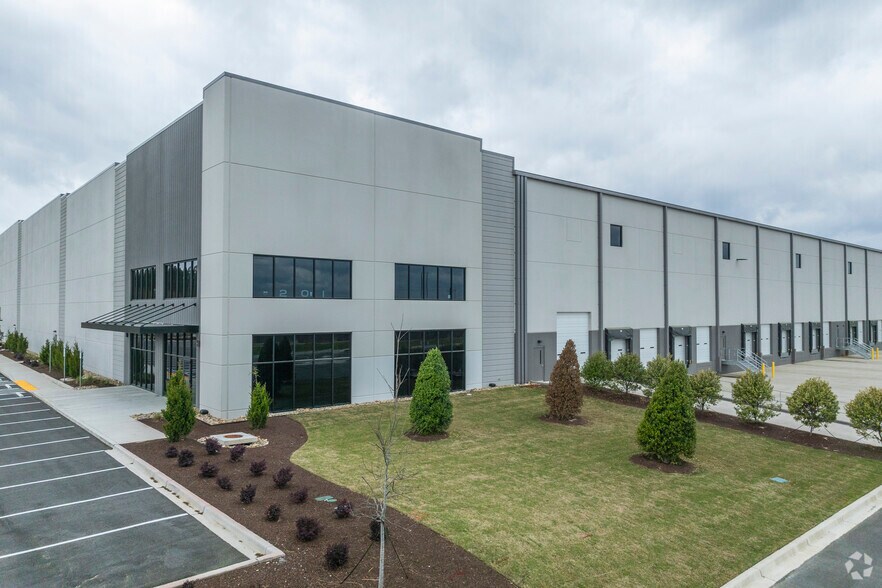 201 Integrity Way, Gaston, SC à louer - Photo du bâtiment - Image 3 de 4