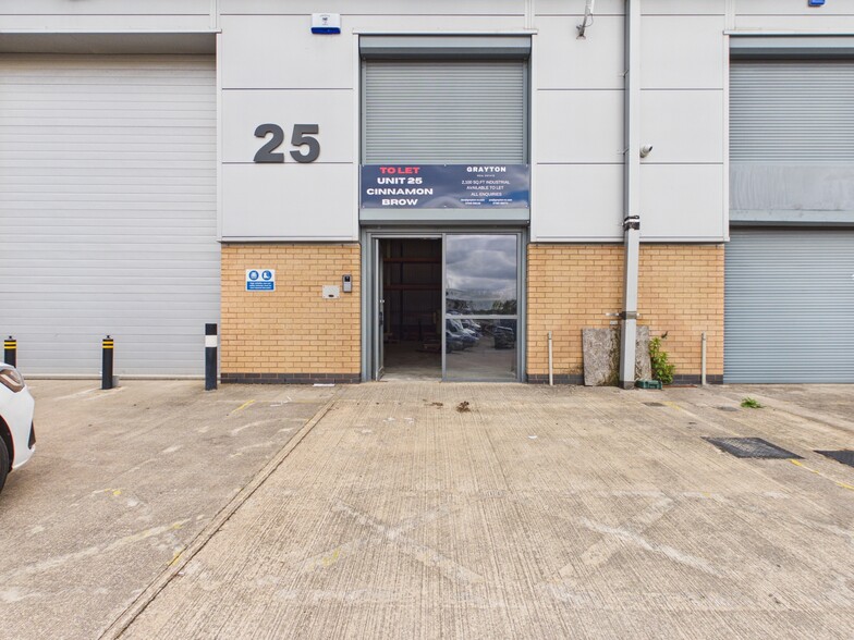 Makerfield Way, Wigan à louer - Photo du bâtiment - Image 3 de 3