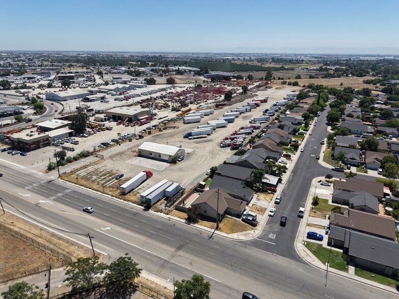 2327 S Mariposa Rd, Stockton, CA for lease - Building Photo - Image 2 of 4