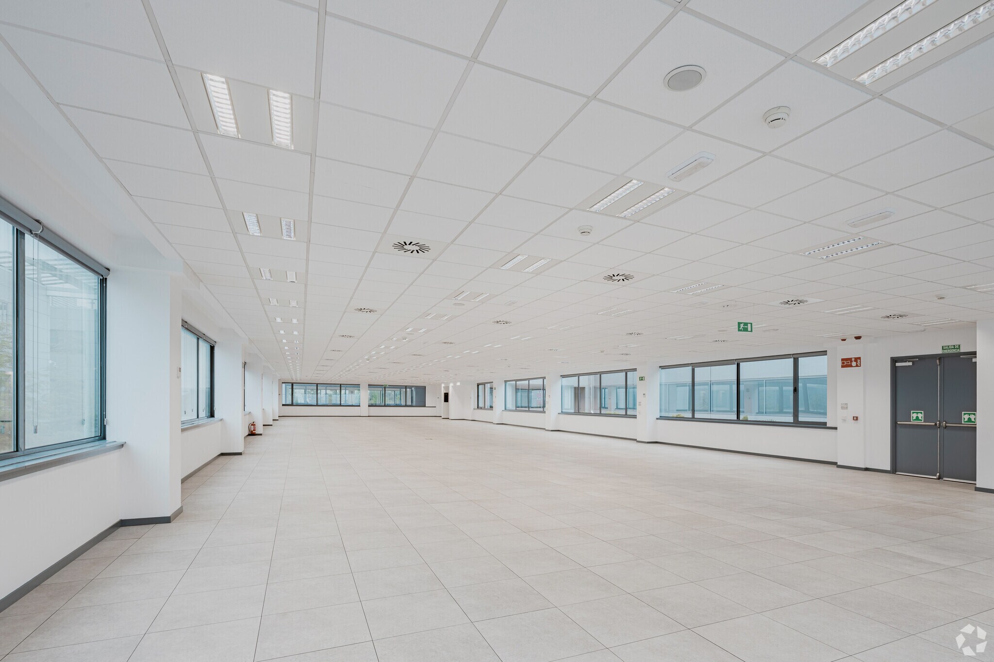 Calle Gardenias, Fuenlabrada, Madrid for lease Interior Photo- Image 1 of 2