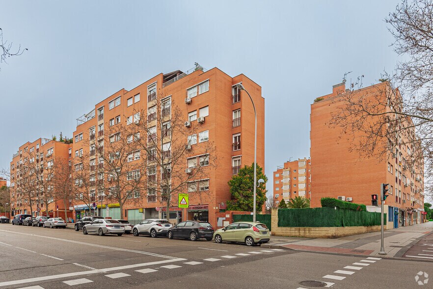 Avenida de la Peseta, 22, Madrid, Madrid à vendre - Photo du bâtiment - Image 2 de 3
