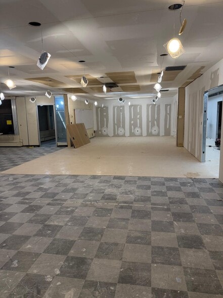 620 Ella T Grasso Blvd, New Haven, CT for lease - Building Photo - Image 2 of 11
