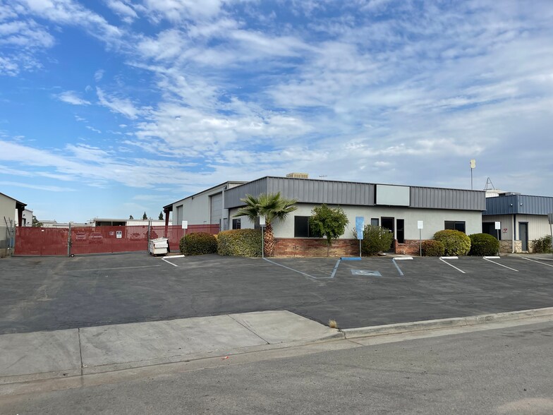 4949 Standard St, Bakersfield, CA à louer - Photo principale - Image 1 de 4