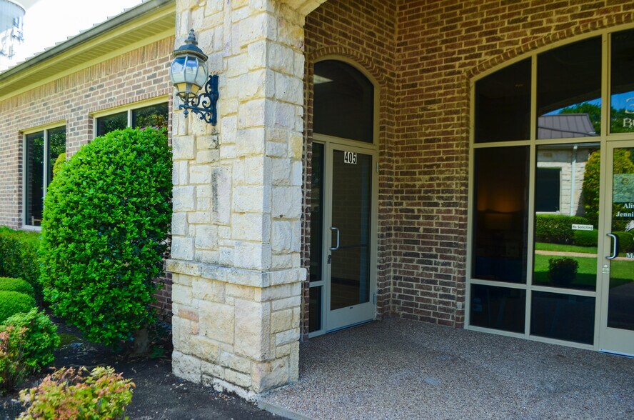 3880 Parkwood Blvd, Frisco, TX à louer - Photo du bâtiment - Image 2 de 11