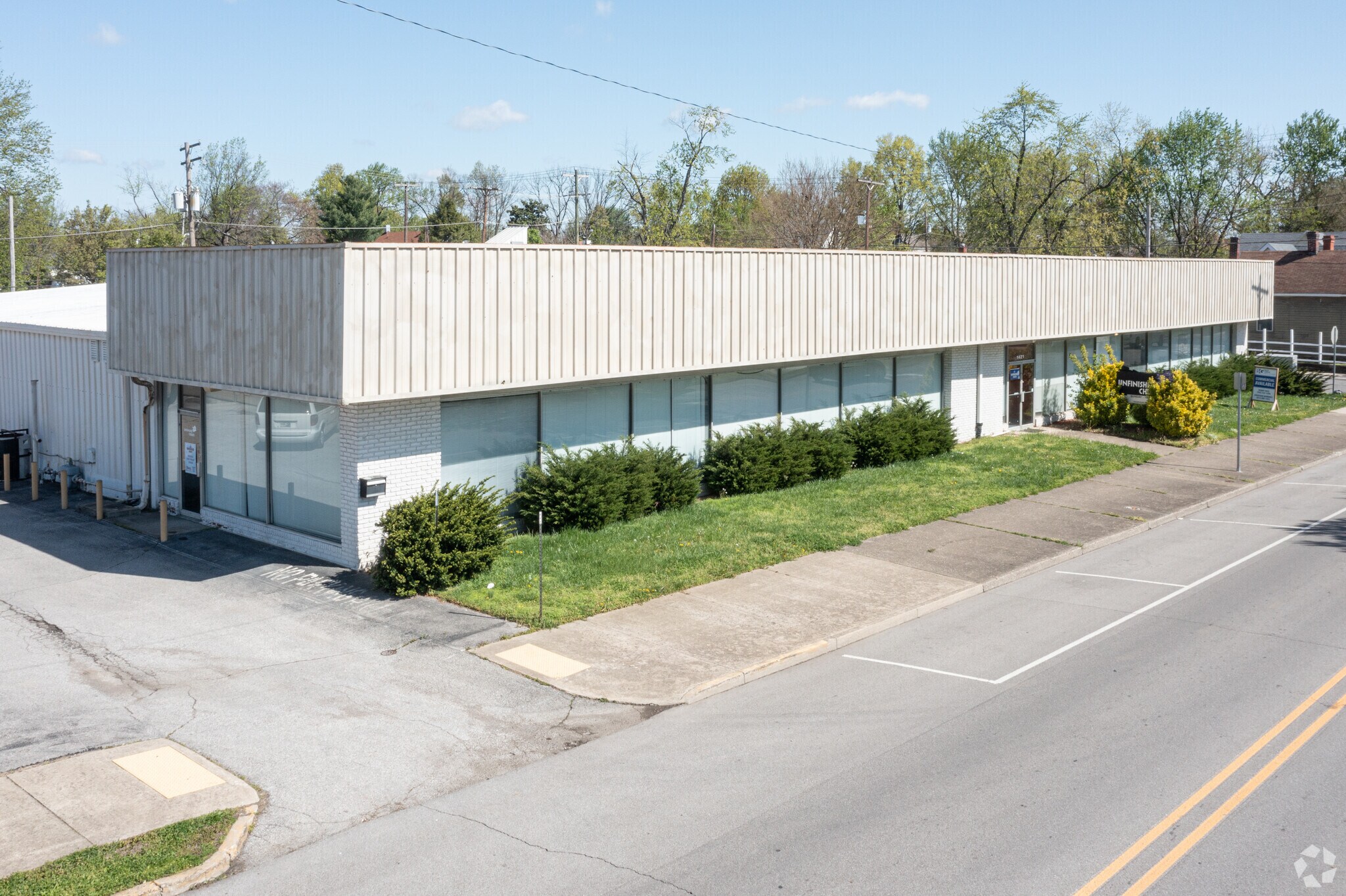 1421 E Elm St, New Albany, IN à louer Photo du bâtiment- Image 1 de 6