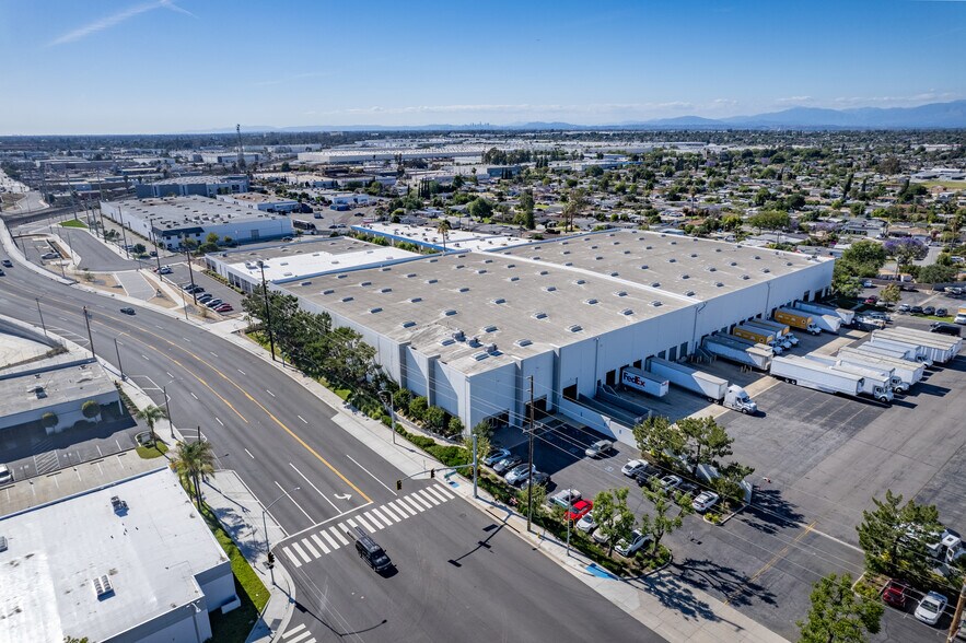 14001-14007 Rosecrans Ave, La Mirada, CA à louer - Photo du bâtiment - Image 1 de 2