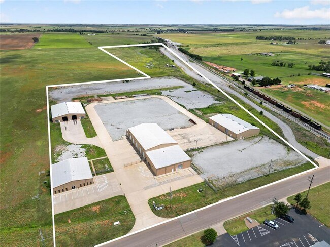 Plus de détails pour 906 S Eastern Ave, Elk City, OK - Industriel à louer
