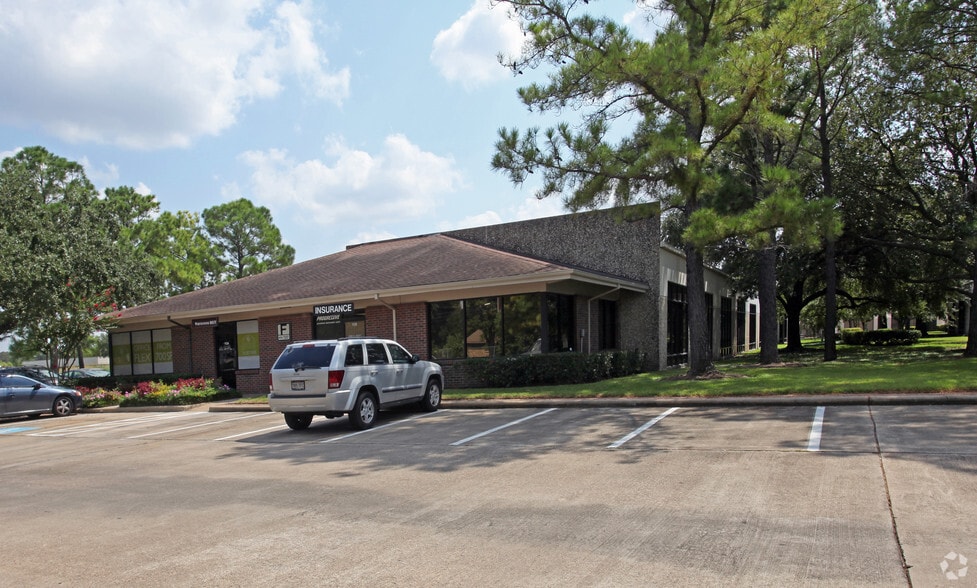 5715 NW Central Dr, Houston, TX for sale - Primary Photo - Image 1 of 6