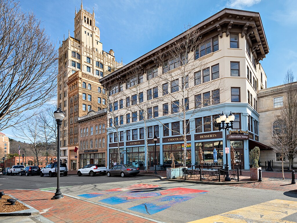 10-14 S Pack Sq, Asheville, NC à louer Photo du bâtiment- Image 1 de 6