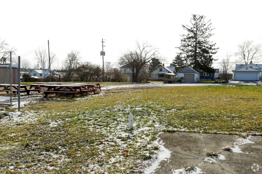 2705 E Main St, Springfield, OH à vendre - Photo du bâtiment - Image 2 de 4