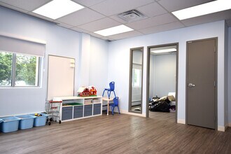 1200 Lawrence Ave E, Toronto, ON à louer Photo intérieure- Image 2 de 3