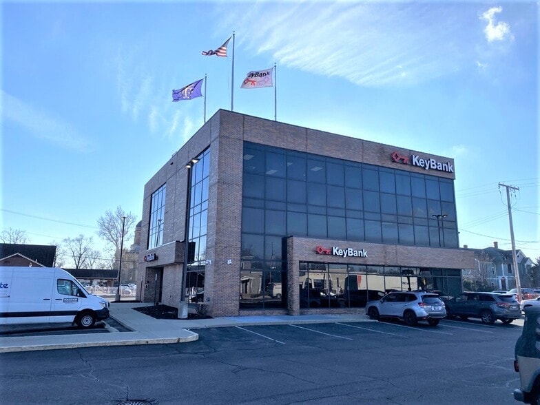 221 N Main St, Goshen, IN for lease - Building Photo - Image 1 of 1