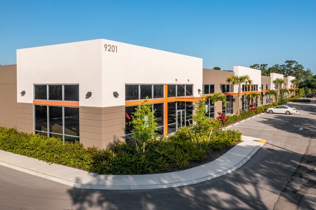 Plus de détails pour 9211 Cockleshell Ct, Bonita Springs, FL - Industriel à louer