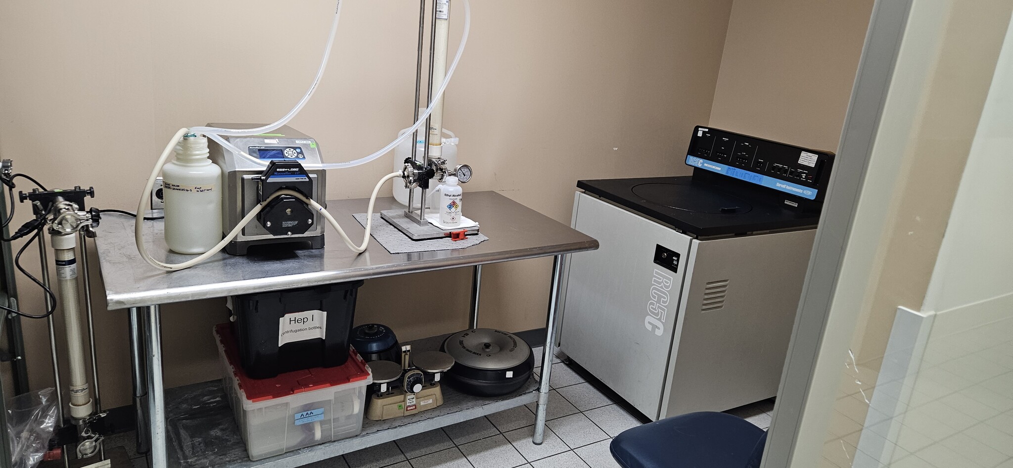 5485 Rue Paré, Mt Royal, QC for lease Interior Photo- Image 1 of 5