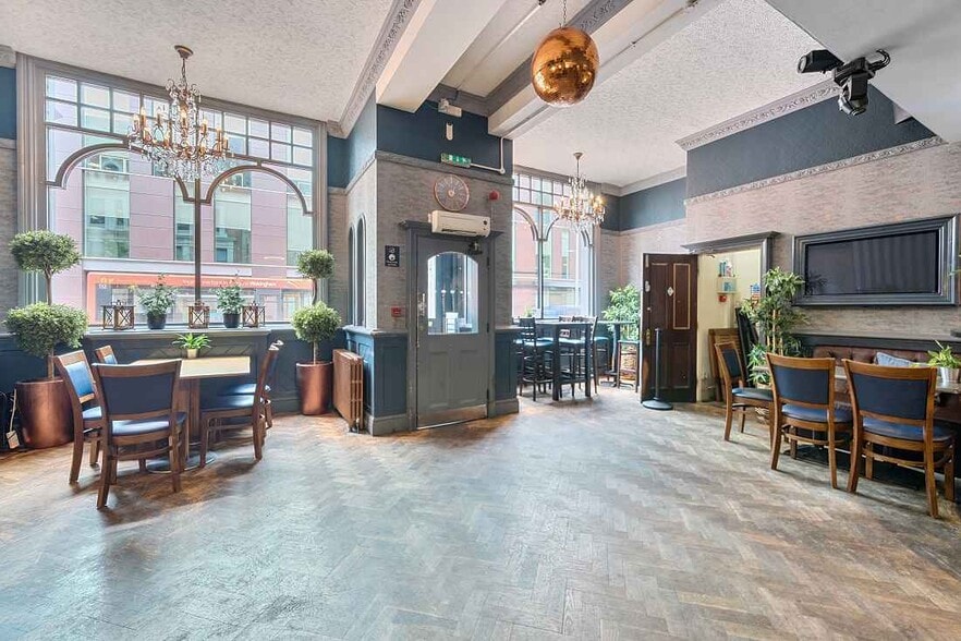 35 Blagrave St, Reading for sale - Interior Photo - Image 2 of 8