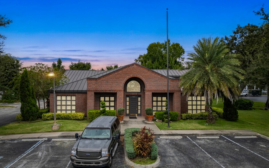 1121 1st St S, Winter Haven, FL for sale - Building Photo - Image 1 of 31