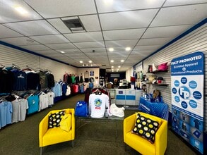 1501-1551 E Commercial Blvd, Oakland Park, FL for lease Interior Photo- Image 2 of 5