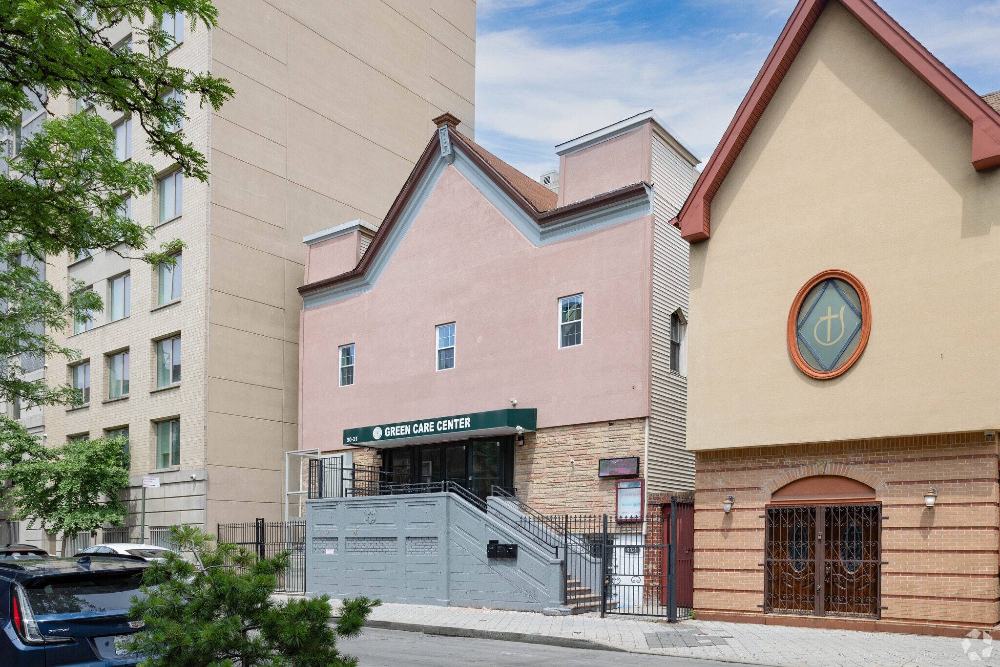 9021 160th St, Jamaica, NY for lease Primary Photo- Image 1 of 28