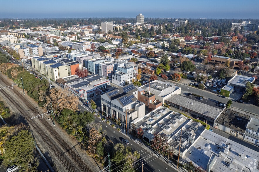 909 Alma St, Palo Alto, CA for lease - Aerial - Image 3 of 3
