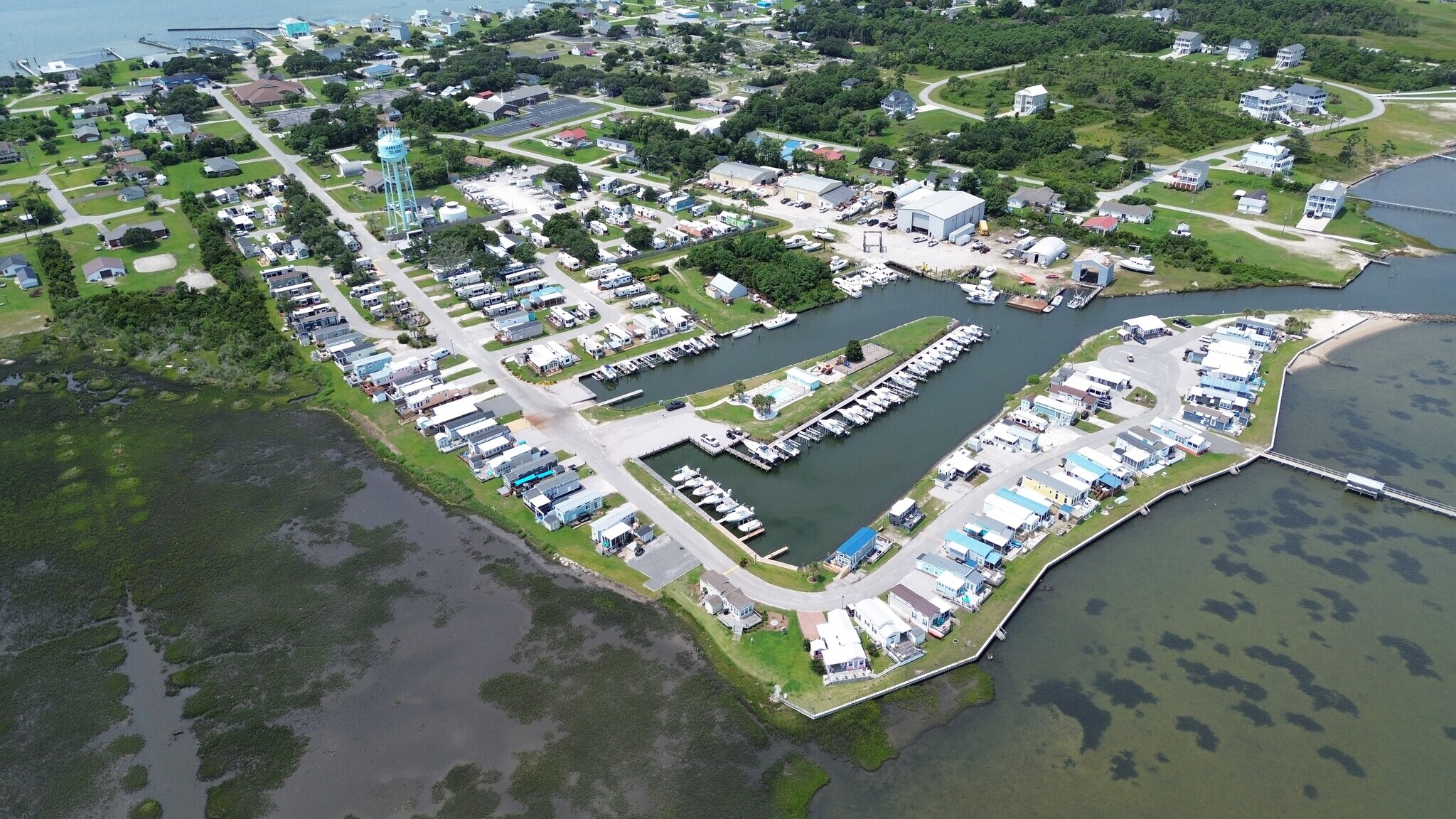 288 Guthrie Dr, Harkers Island, NC for sale Primary Photo- Image 1 of 2