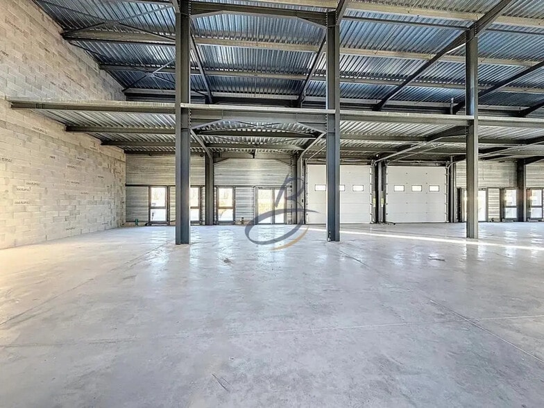 Bureau dans Bourgoin-Jallieu à louer - Photo intérieure - Image 2 de 11