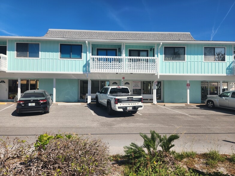 2501 Gulf Dr N, Bradenton Beach, Bradenton Beach, FL for sale - Building Photo - Image 3 of 7