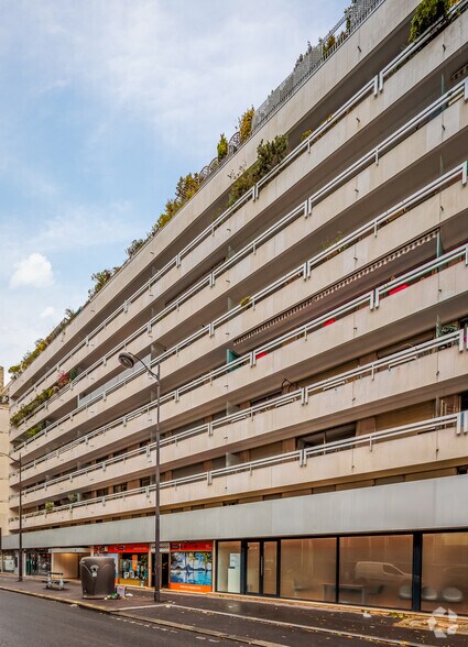 39-47 Rue Du Docteur Blanche, Paris à vendre - Photo du bâtiment - Image 2 de 3