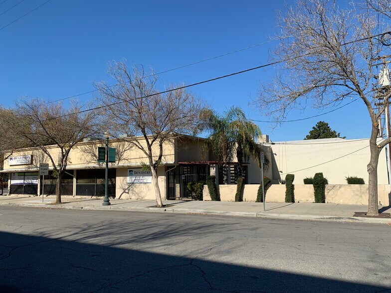 2200 Chester Ave, Bakersfield, CA à louer - Photo du bâtiment - Image 3 de 8
