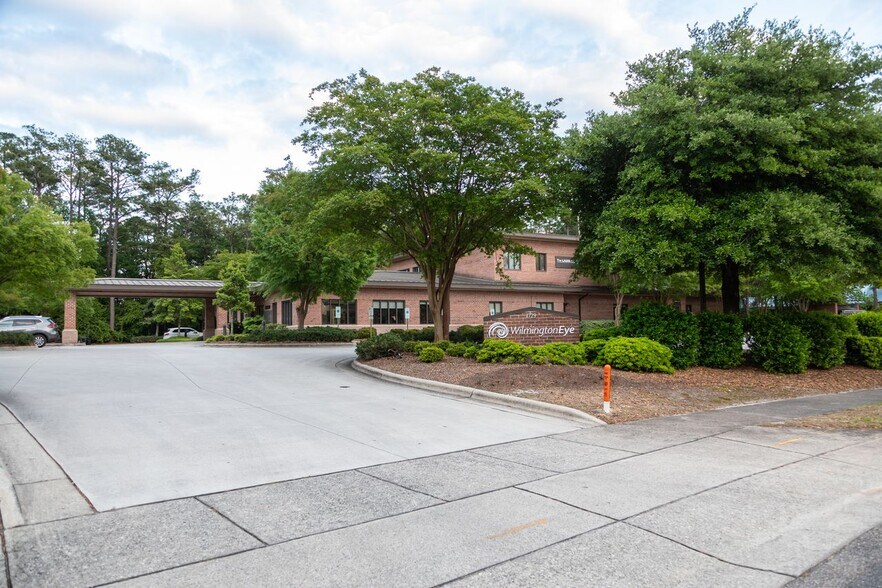1729 New Hanover Medical Park Dr, Wilmington, NC for sale - Building Photo - Image 2 of 8