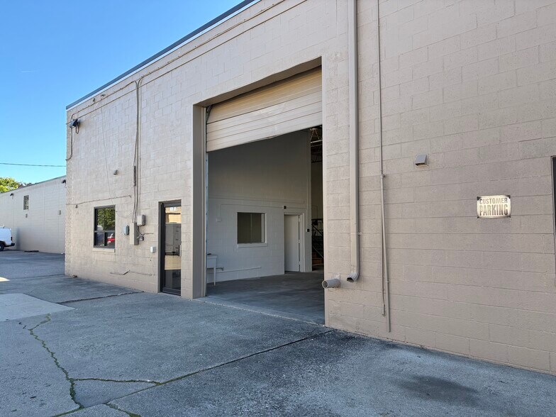 33733-33753 Groesbeck Hwy, Fraser, MI for lease - Building Photo - Image 3 of 8