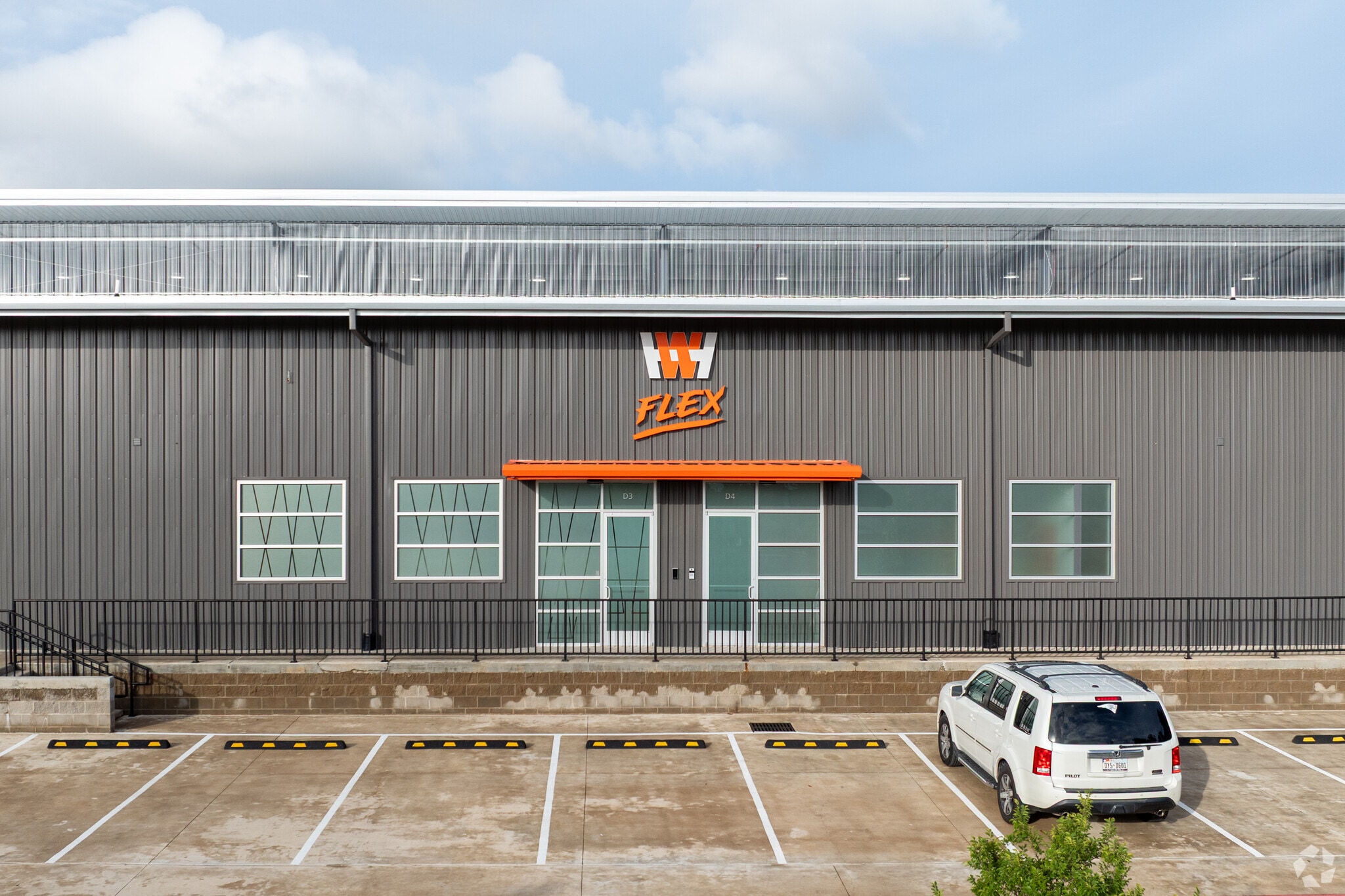 1027 Outpost Dr, Conroe, TX for lease Primary Photo- Image 1 of 41