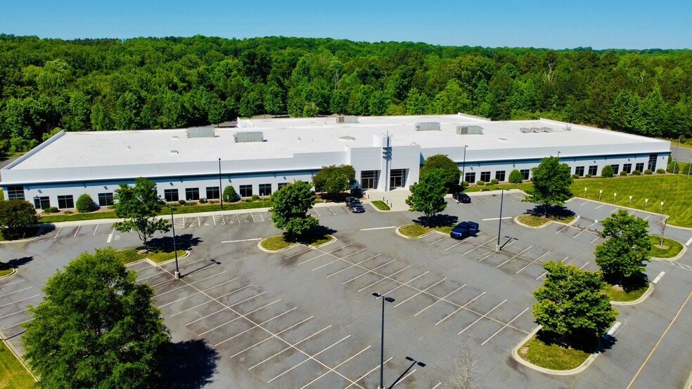 1830 Macmillan Park Dr, Fort Mill, SC for lease - Building Photo - Image 2 of 4