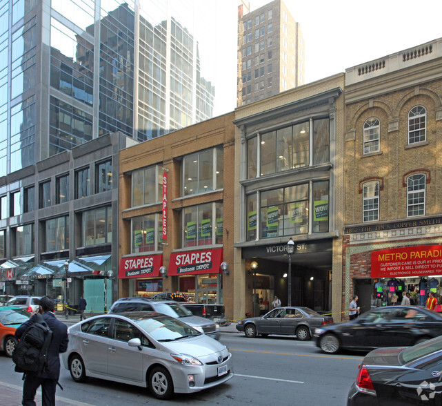 85-89 Yonge St, Toronto, ON for lease - Primary Photo - Image 1 of 2