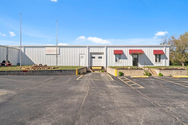 More details for 1110 N Gerald St, Nixa, MO - Industrial for Lease