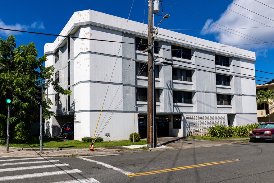 922 Mccully St, Honolulu, HI à vendre - Photo du bâtiment - Image 3 de 26