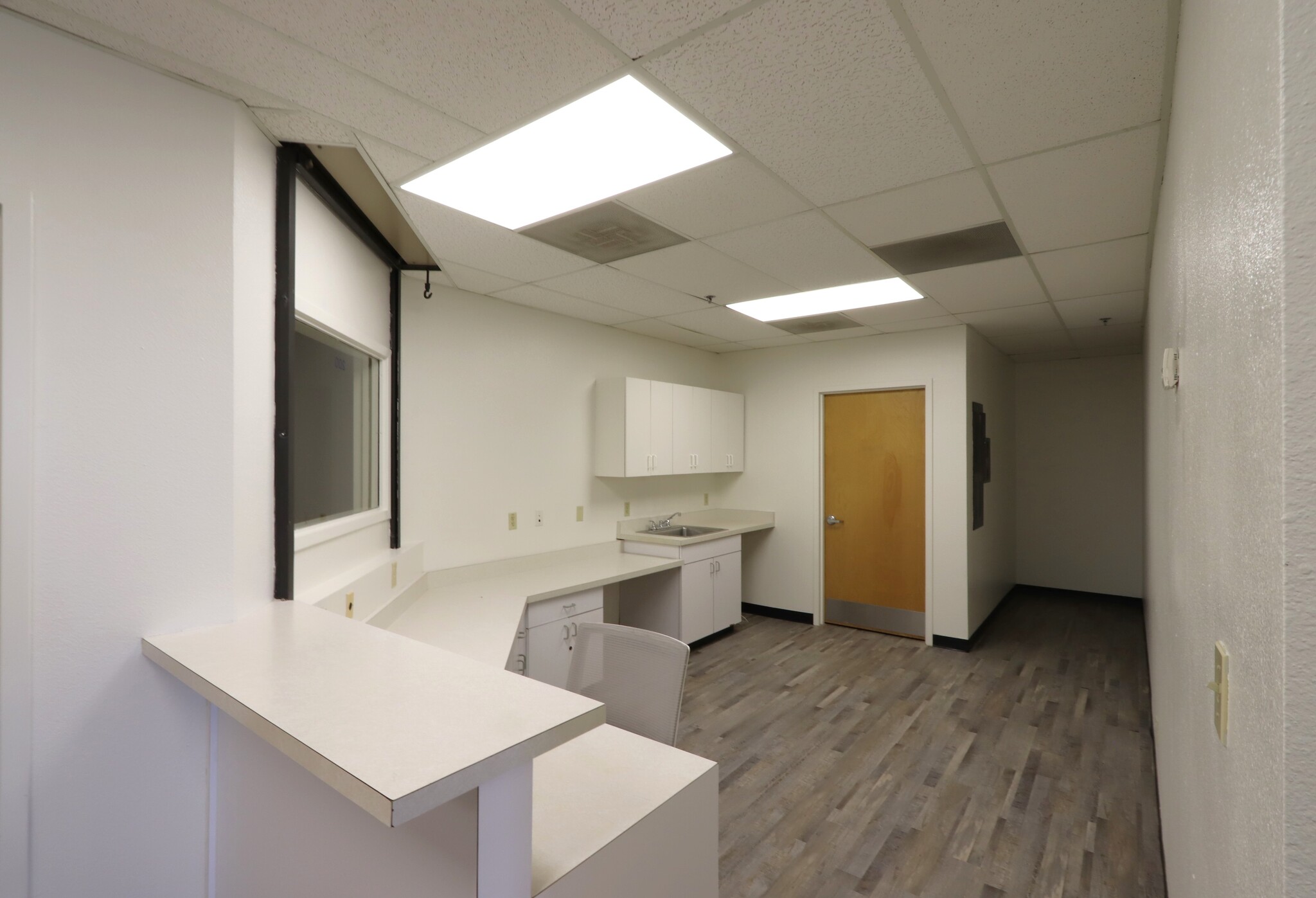 1225 Hancock Rd, Bullhead City, AZ for lease Interior Photo- Image 1 of 3