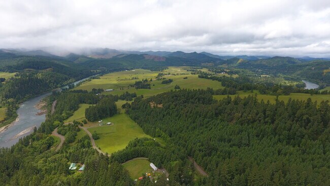 Plus de détails pour 1111 Kellogg Camp Ln, Oakland, OR - Spécialité à vendre