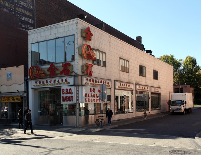 Plus de détails pour 266 Spadina Ave, Toronto, ON - Commerce de détail à louer