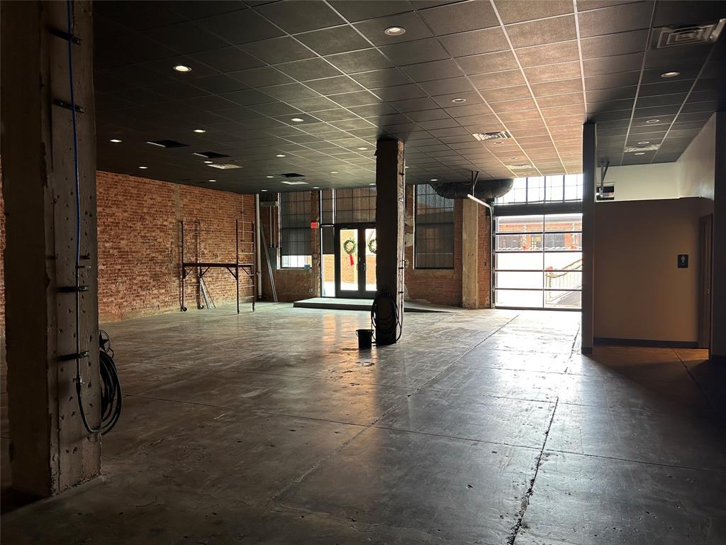 141 Oak St, Abilene, TX for sale Interior Photo- Image 1 of 13