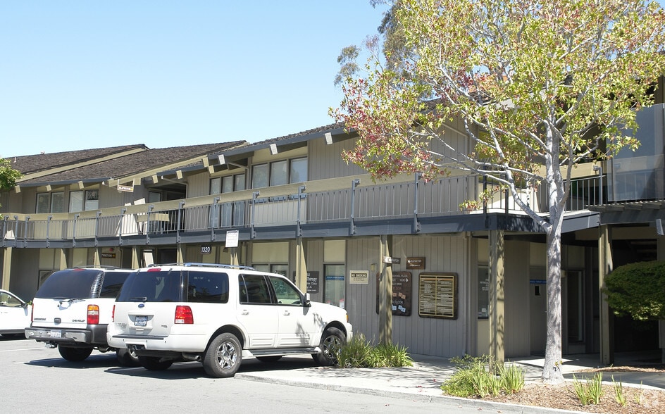1320 Tara Hills Dr, Pinole, CA à vendre - Photo du bâtiment - Image 3 de 4